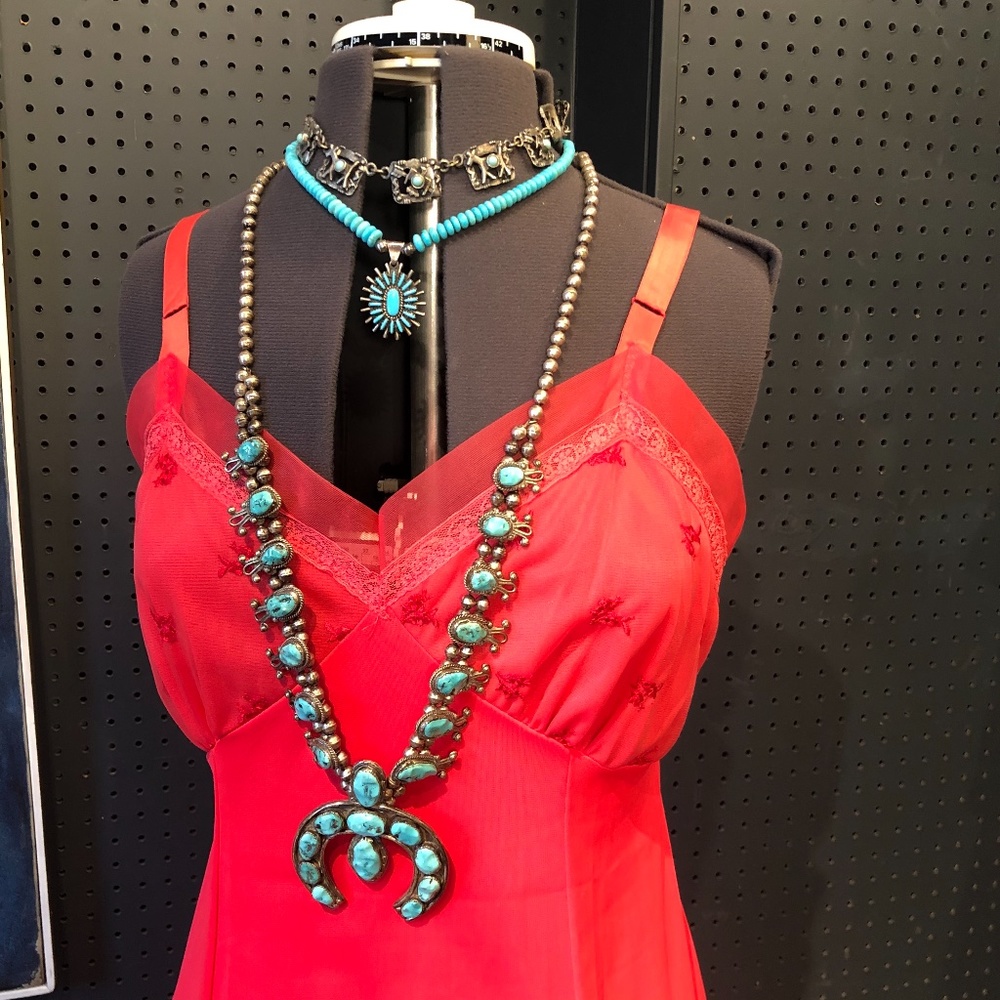 VINTAGE (NEVER WORN) CORAL MID-LENGTH SLIP DRESS - Picture 3 of 9